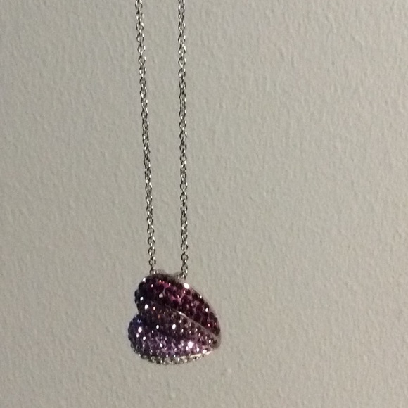 Beautiful sparkling heart necklace - Picture 3 of 4